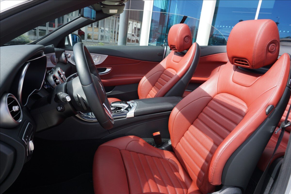 Mercedes-Benz Třídy C Kabriolet 2,0 l 190 kw