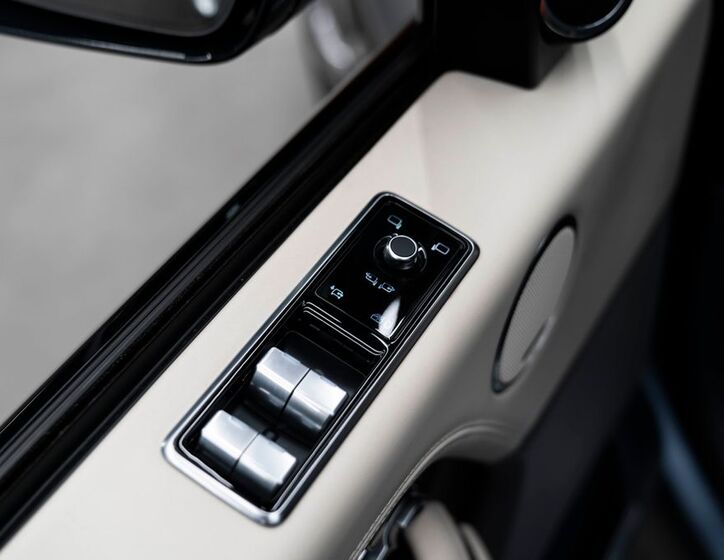 Land Rover Range Rover 24