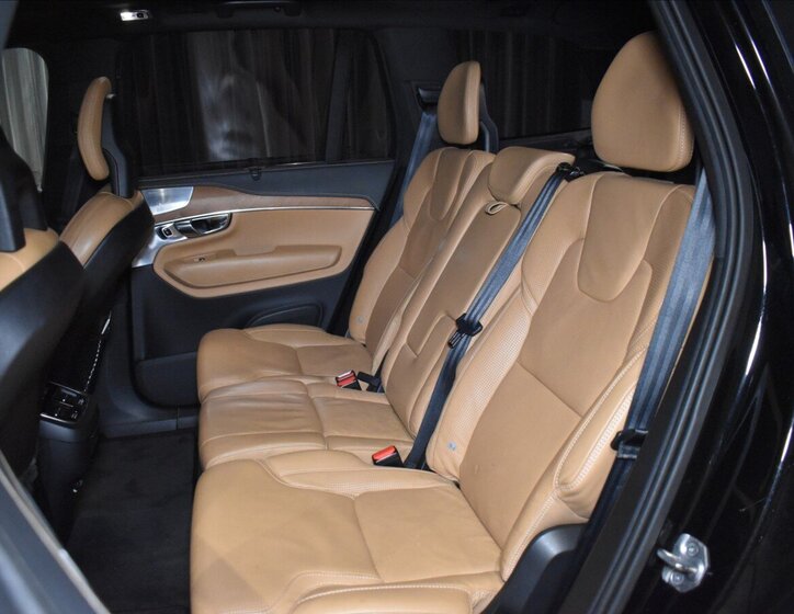 Volvo XC90 SUV 2,0 l 165 kw