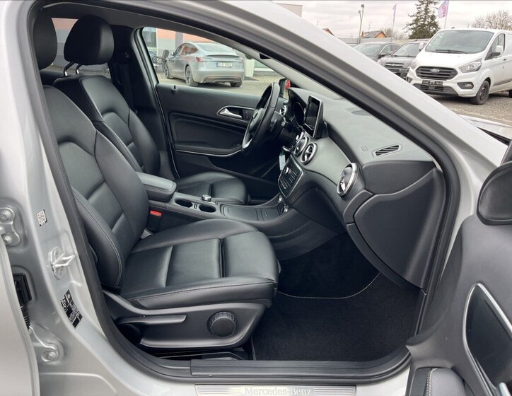 Mercedes-Benz GLA Hatchback 1,6 l 115 kw