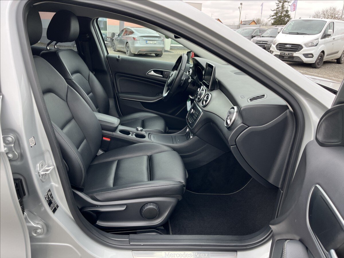 Mercedes-Benz GLA Hatchback 1,6 l 115 kw