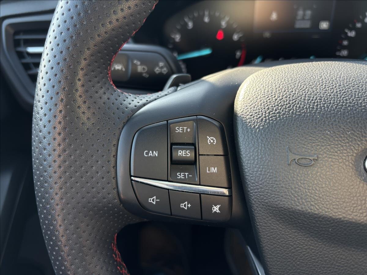 Ford Focus Kombi 998,0 92 kw