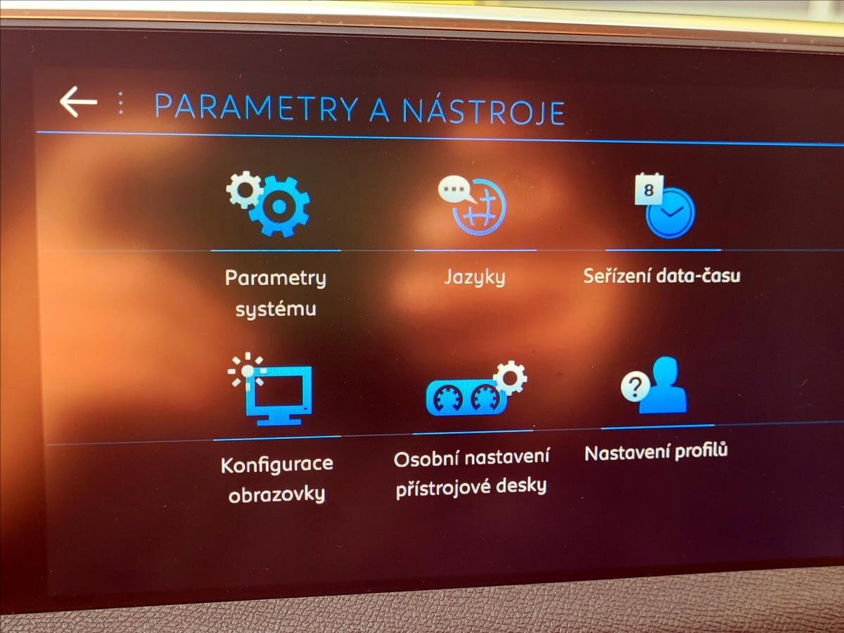 Peugeot 3008 SUV / Terénní 1,5 l 96 kw