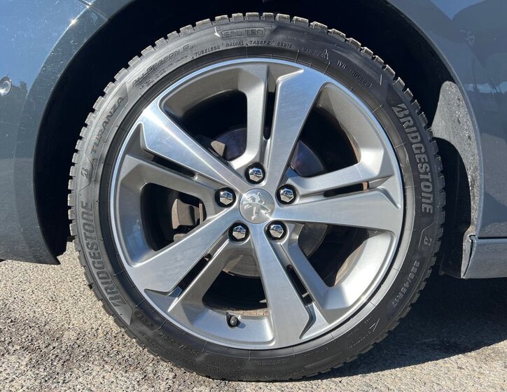 Peugeot 308 Kombi 1,2 l 96 kw