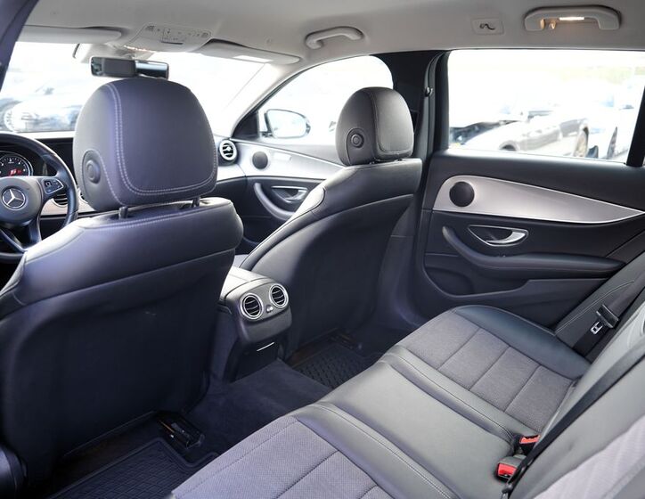 Mercedes-Benz Třídy E 19