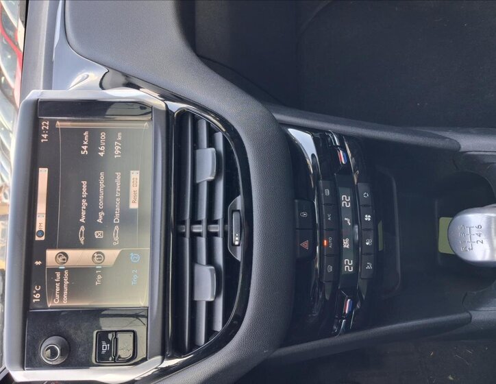 Peugeot 208 Hatchback 1,6 l 84 kw