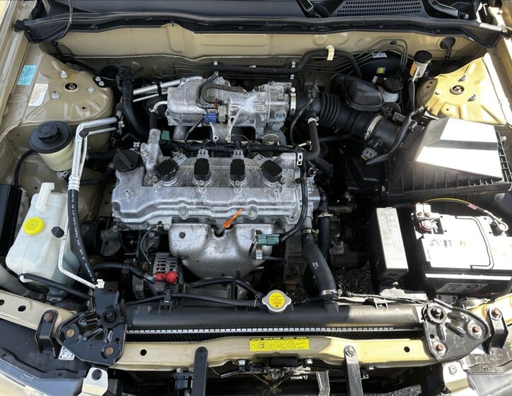 Nissan Almera Hatchback 1,5 l 72 kw