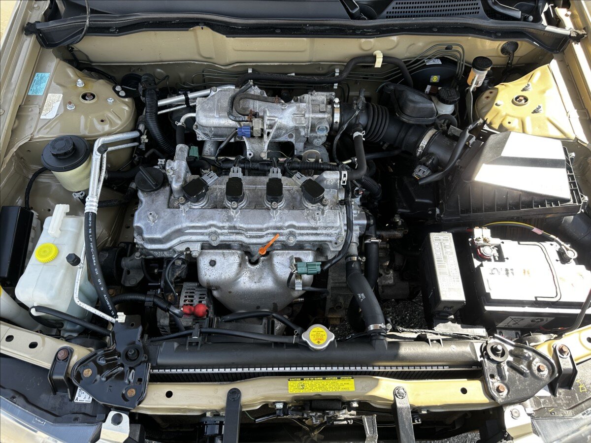 Nissan Almera Hatchback 1,5 l 72 kw