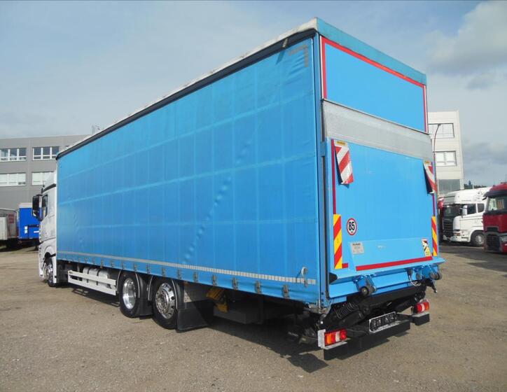 Mercedes-Benz Ostatní 4