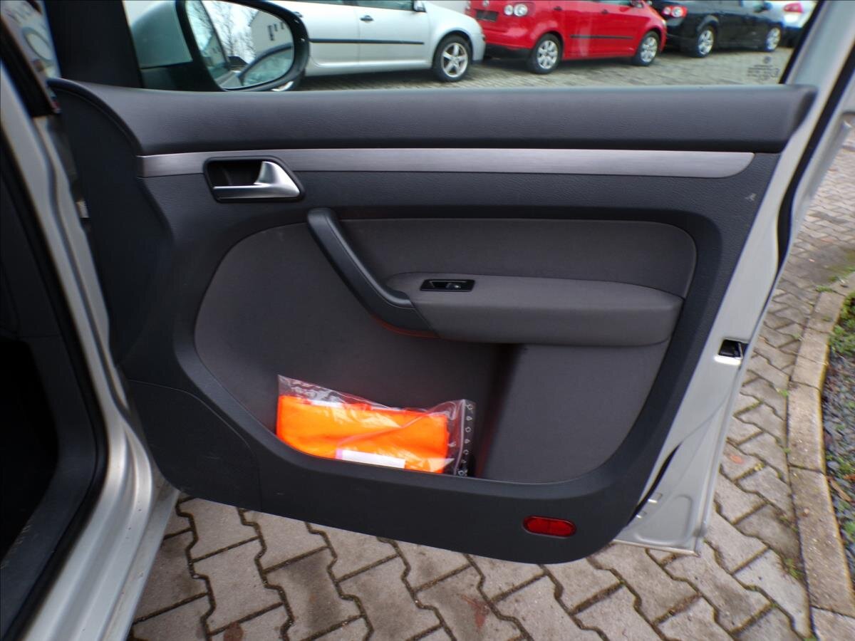 Volkswagen Touran Kombi 2,0 l 103 kw