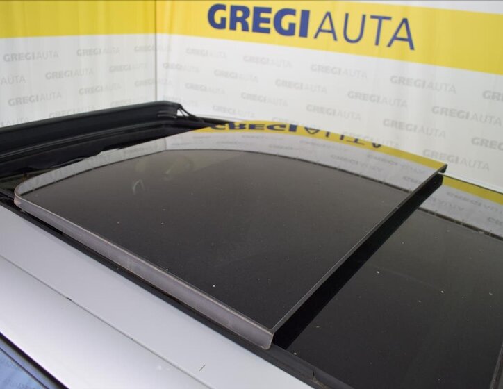 Porsche Cayenne SUV 4,8 l 405 kw