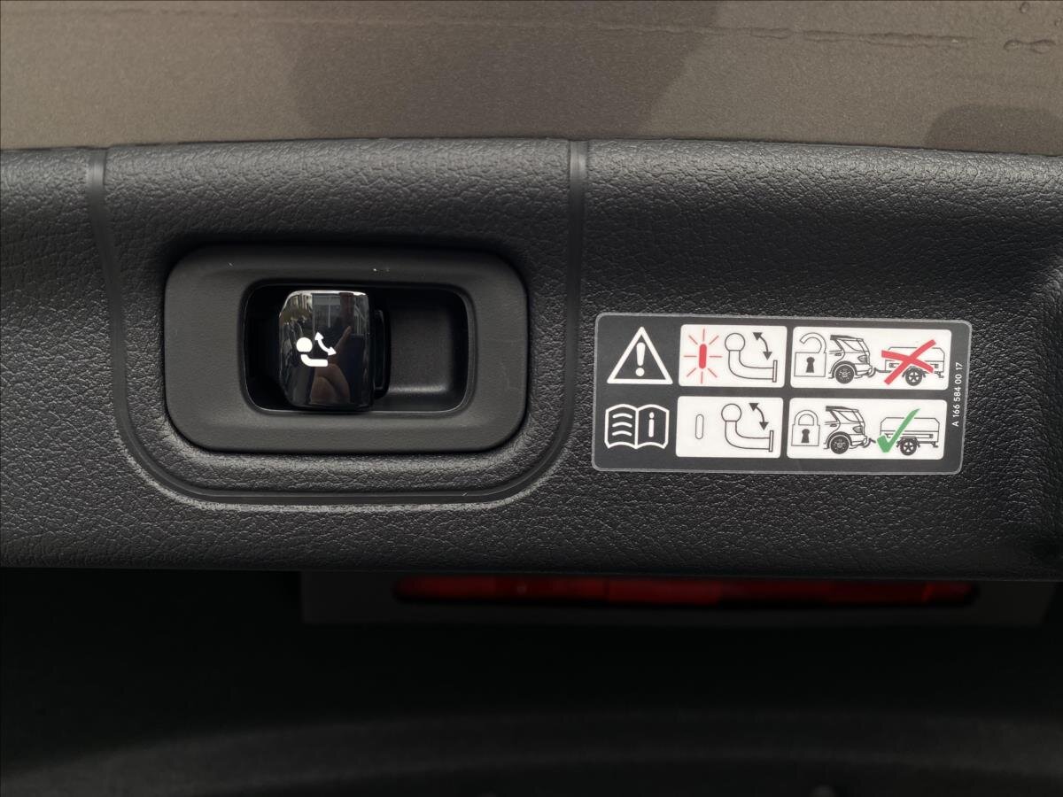 Mercedes-Benz Třídy C Sedan 1,5 l 150 kw