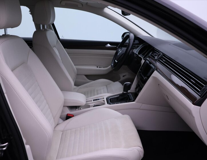 Volkswagen Passat Kombi 1,4 l 110 kw