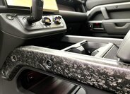 Land Rover Defender SUV 4,4 l 467 kw