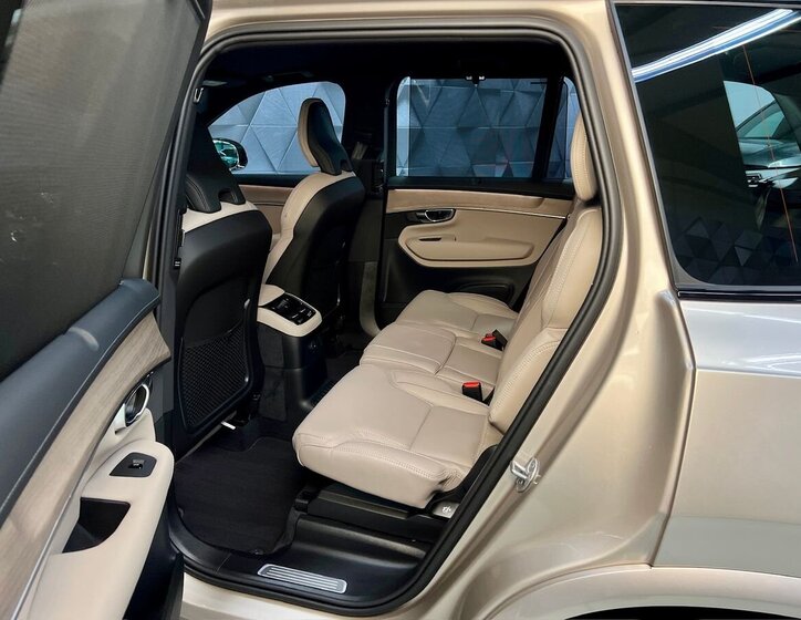 Volvo XC90 SUV / Terénní 2,0 l 335 kw