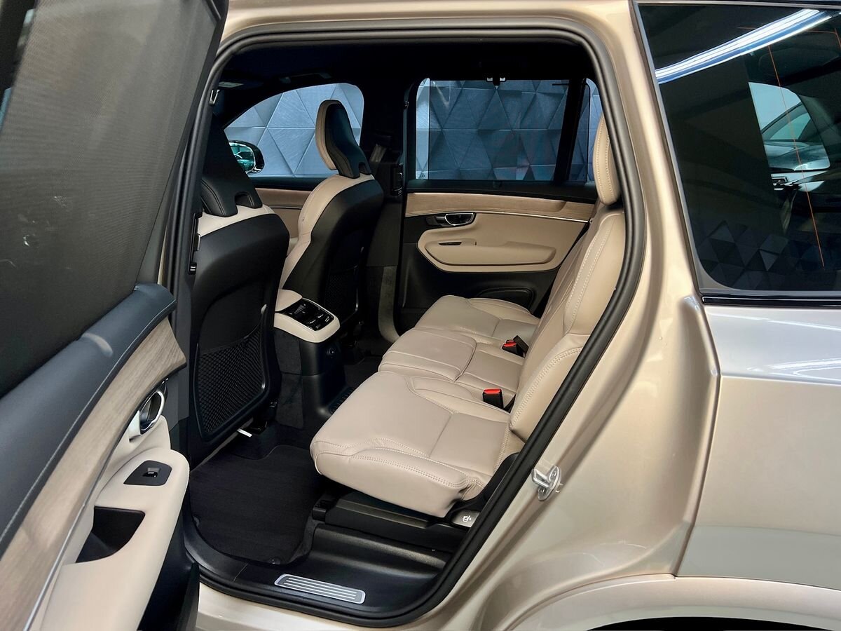 Volvo XC90 SUV / Terénní 2,0 l 335 kw