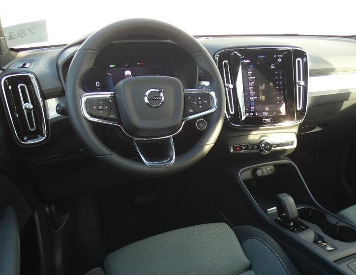 Volvo XC40 SUV 2,0 l 120 kw