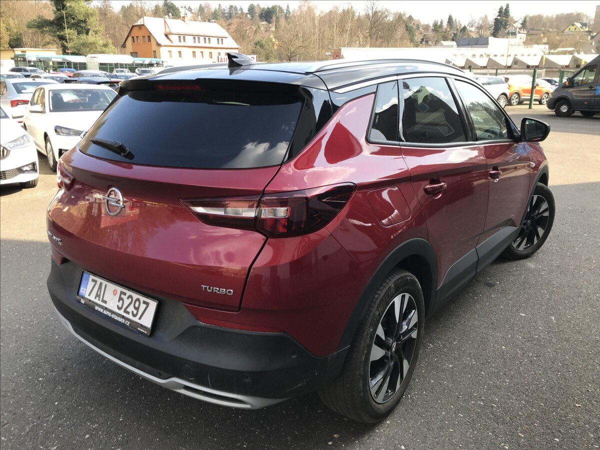 Opel Grandland X SUV / Terénní 1,2 l 96 kw