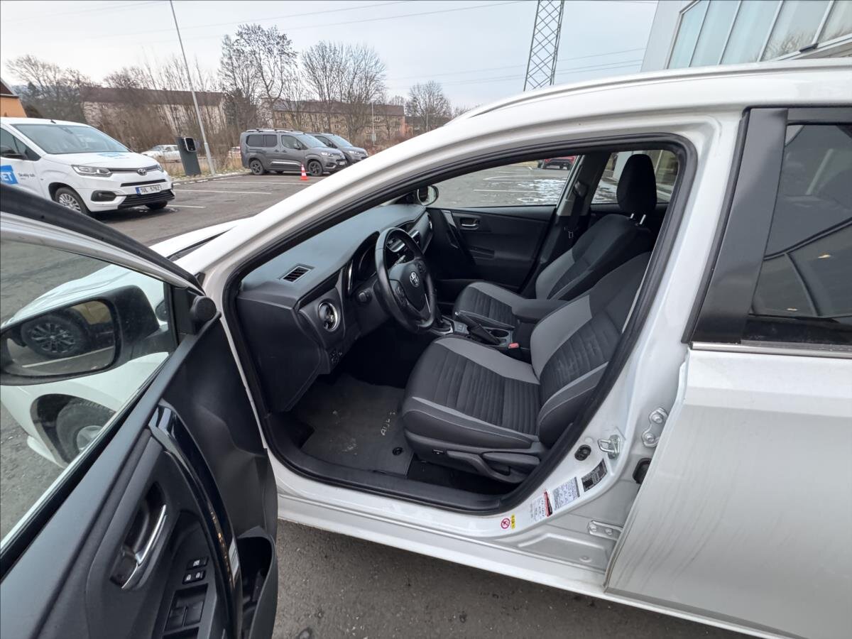 Toyota Auris Kombi 1,6 l 97 kw
