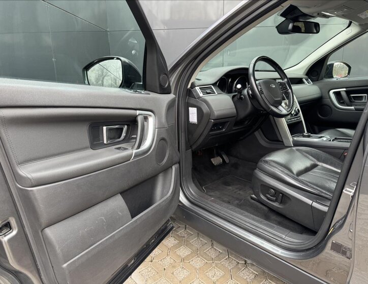 Land Rover Discovery Sport SUV 2,0 l 132 kw