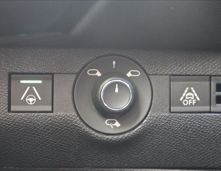 DS Automobiles DS7 Crossback Kombi 2,0 l 130 kw