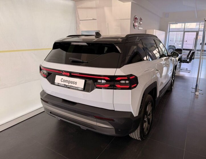 Jeep Compass SUV / Terénní 1,2 l 107 kw