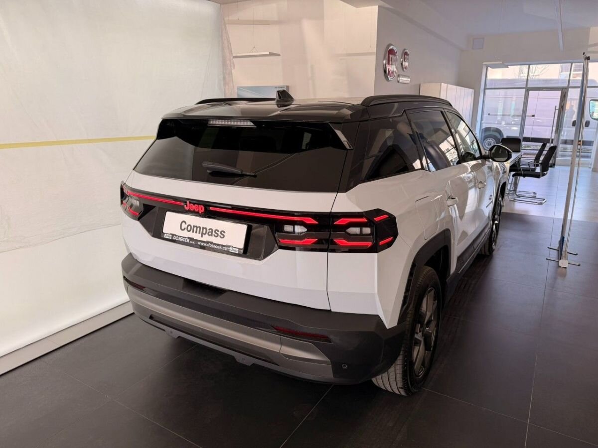 Jeep Compass SUV / Terénní 1,2 l 107 kw