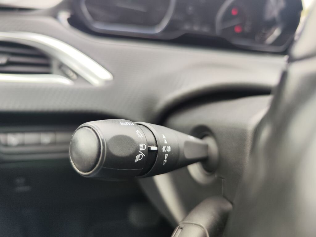 Peugeot 2008 SUV / Terénní 1,2 l 81 kw