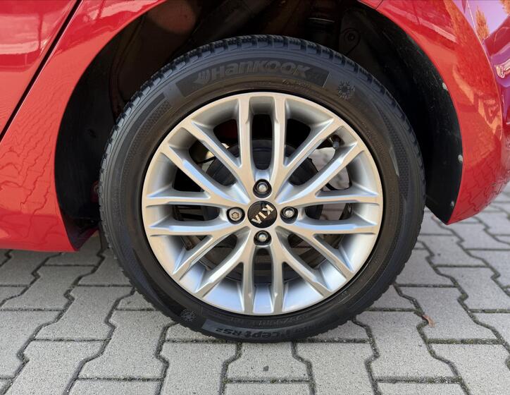KIA Rio 11