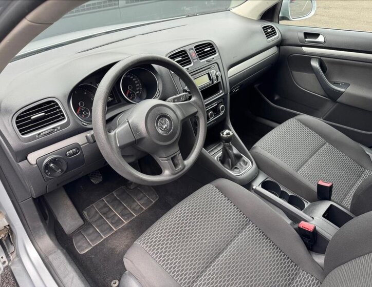 Volkswagen Golf Kombi 1,6 l 77 kw