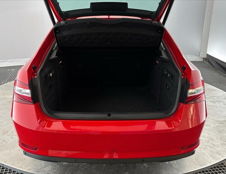 Škoda Superb Liftback 1,4 l 110 kw