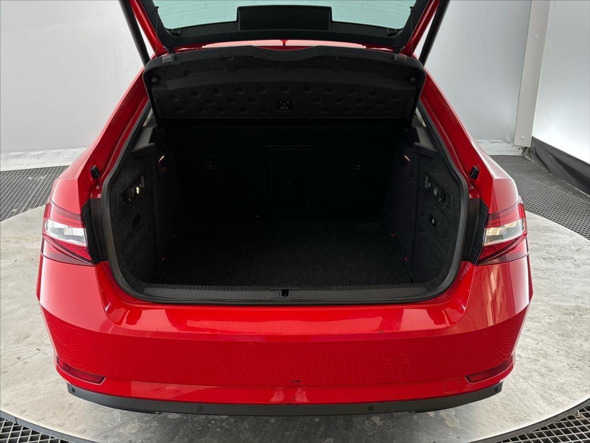 Škoda Superb Liftback 1,4 l 110 kw