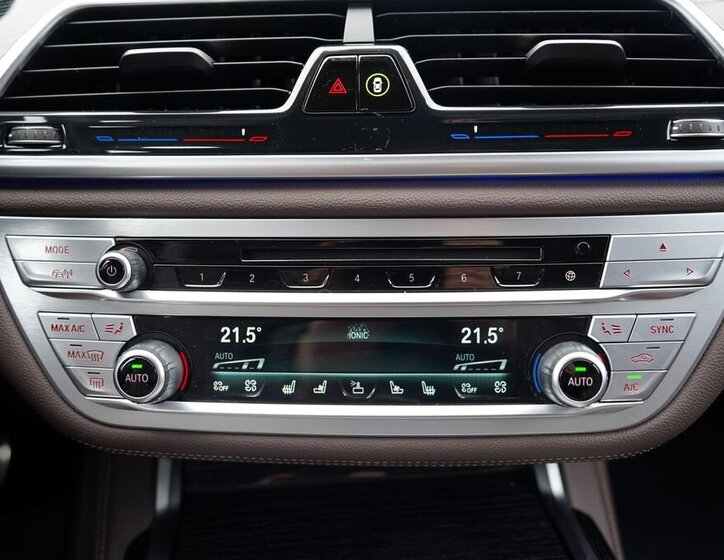 BMW Řada 7 Sedan 3,0 l 250 kw