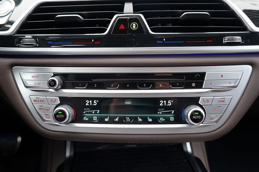 BMW Řada 7 Sedan 3,0 l 250 kw