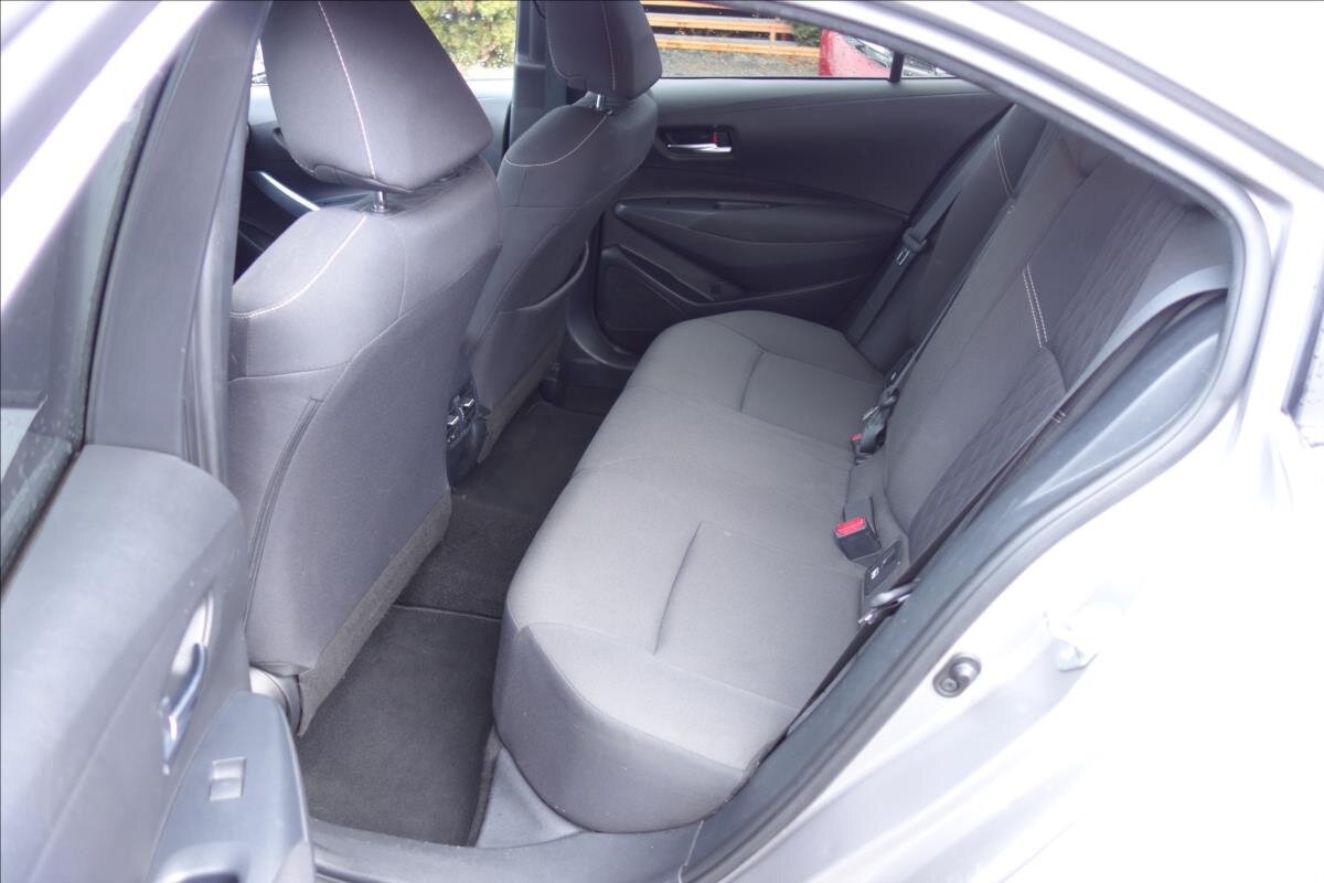 Toyota Corolla Sedan / Limuzína 1,6 l 97 kw