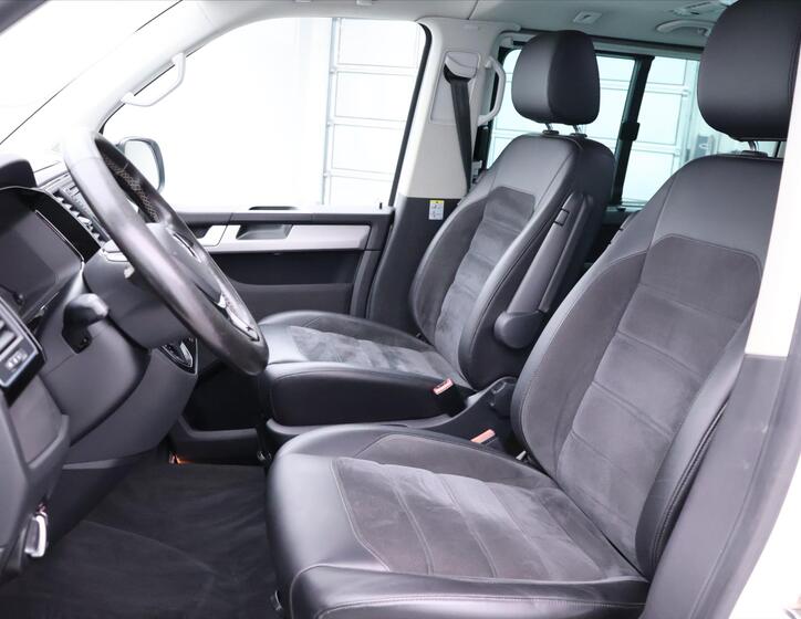 Volkswagen Multivan 10