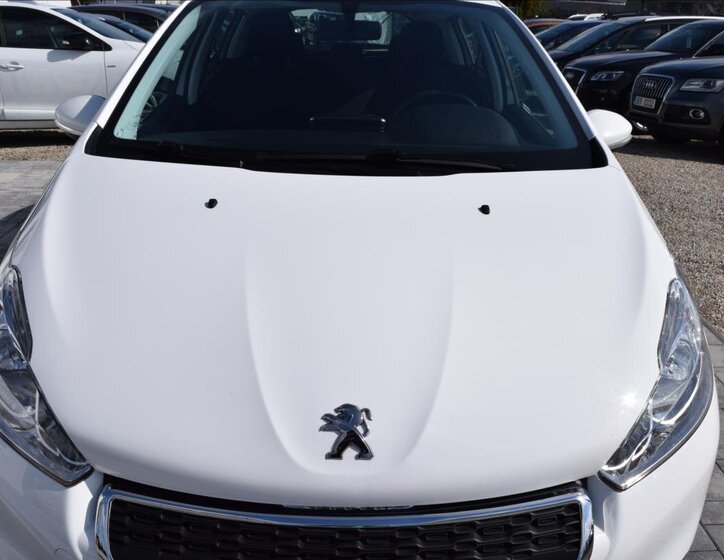 Peugeot 208 Hatchback 1,4 l 50 kw