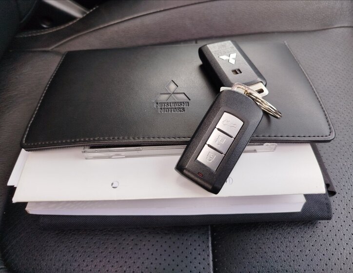 Mitsubishi Outlander SUV 2,3 l 110 kw