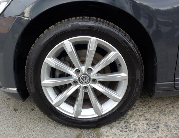 Volkswagen Passat Kombi 1,6 l 88 kw