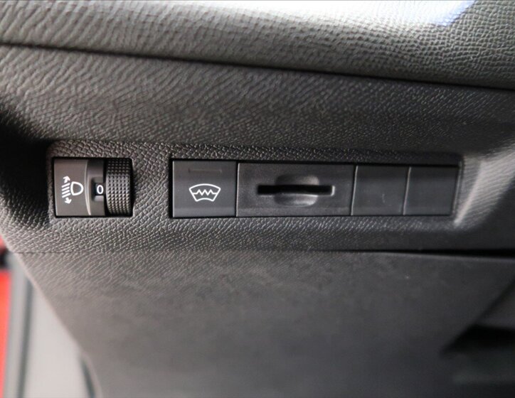 Peugeot 308 Hatchback 1,2 l 96 kw