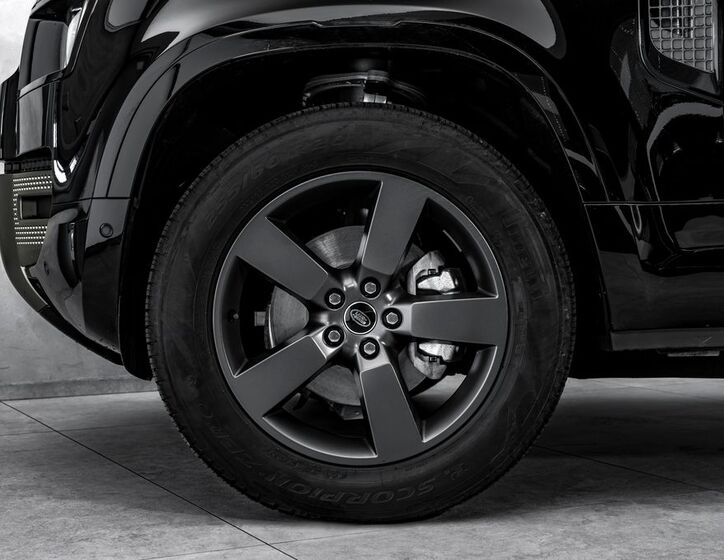 Land Rover Defender 2