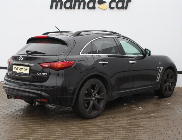 Infiniti QX70 2