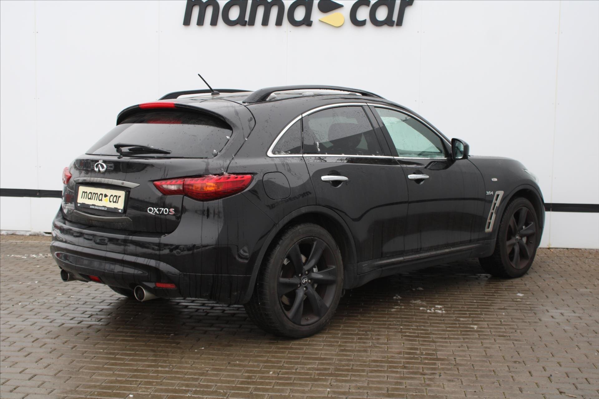Infiniti QX70