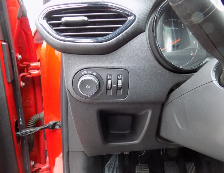 Opel Crossland X SUV 1,2 l 60 kw