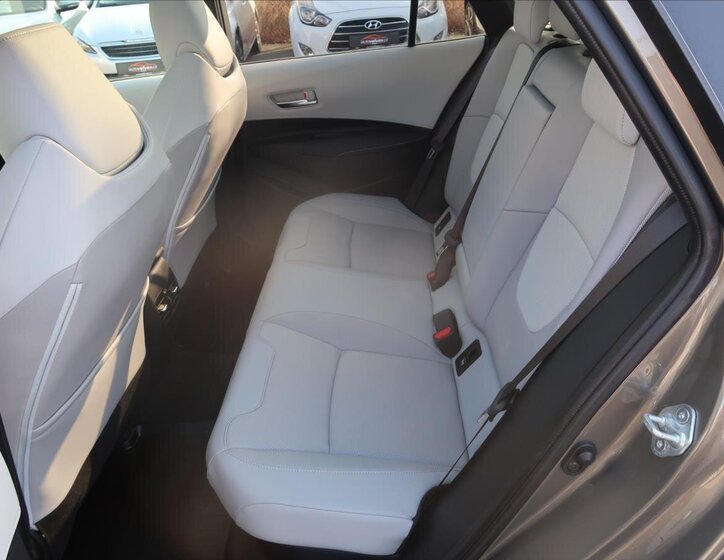 Toyota Corolla Kombi 2,0 l 132 kw