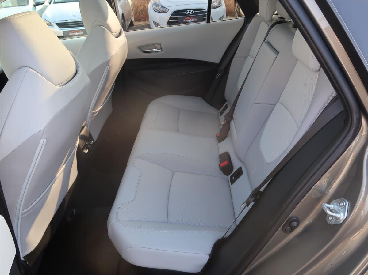 Toyota Corolla Kombi 2,0 l 132 kw