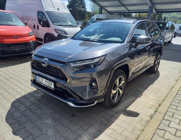 Toyota RAV4 SUV / Terénní 2,5 l 136 kw