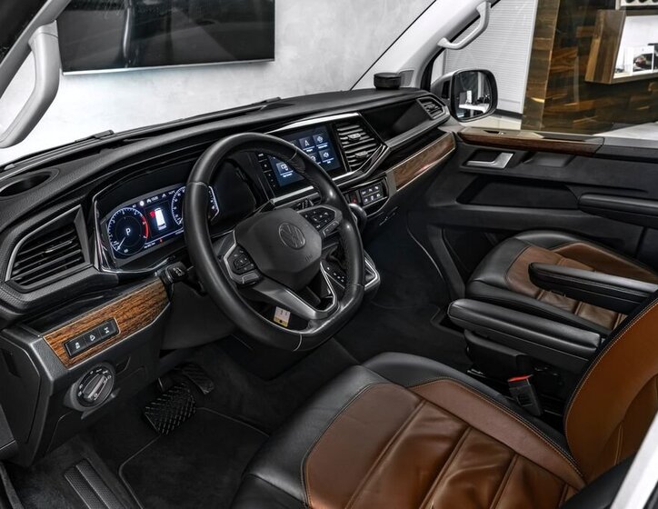 Volkswagen Multivan 11