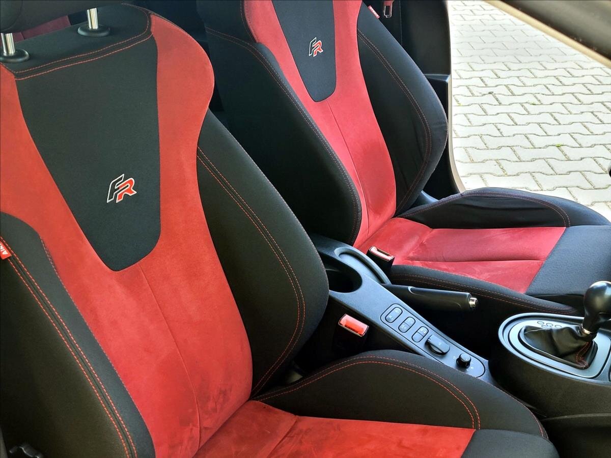 Seat Leon Hatchback 2,0 l 185 kw