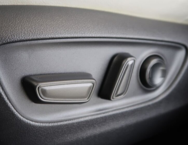 Toyota RAV4 SUV / Terénní 2,5 l 131 kw